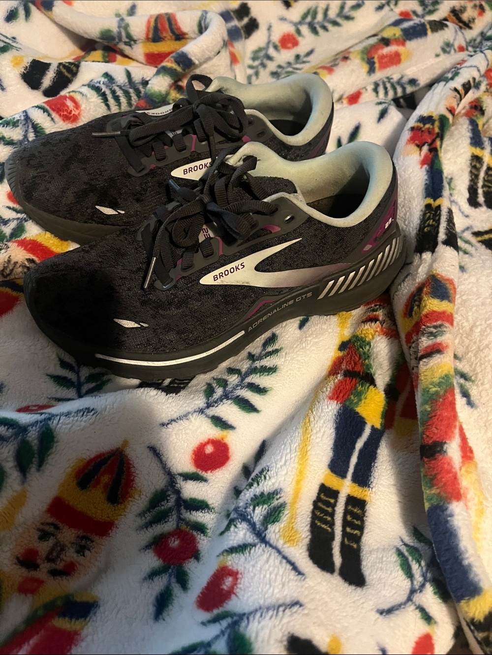 Brooks womens Black and Gray Sneakers with Purple Accents